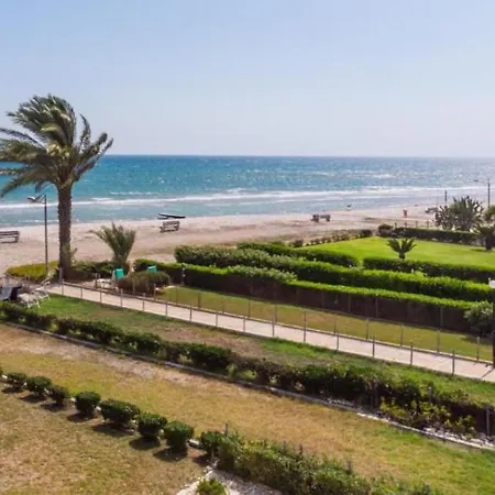 아파트 Yialos Village By Cybarco 라르나카